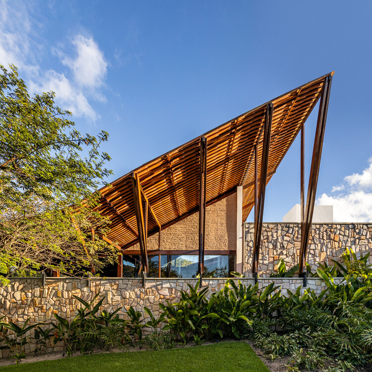 Construyendo con tierra en Latinoamérica: 12 ejemplos en la arquitectura contemporánea