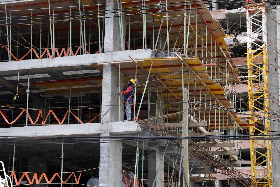 COLOMBIA: El sector de la construcción en Colombia, preocupado por recortes en programas de vivienda