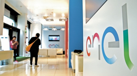 CHILE: Presidente chileno instruye revisar concesión de Enel y es partidario de elevar multas a eléctricas tras masivos cortes