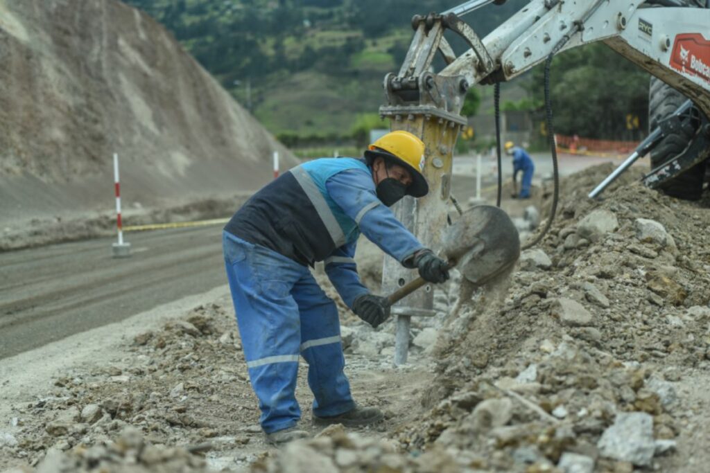  El sector de la construcción en Ecuador enfrenta un panorama desafiante para 2025 