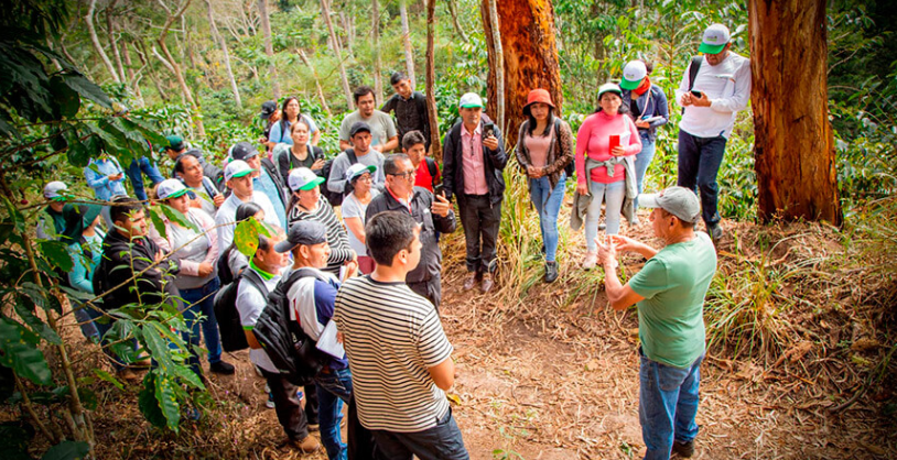 PERÚ: Agro Rural formó a productores líderes de zonas rurales como agentes de desarrollo para el cambio