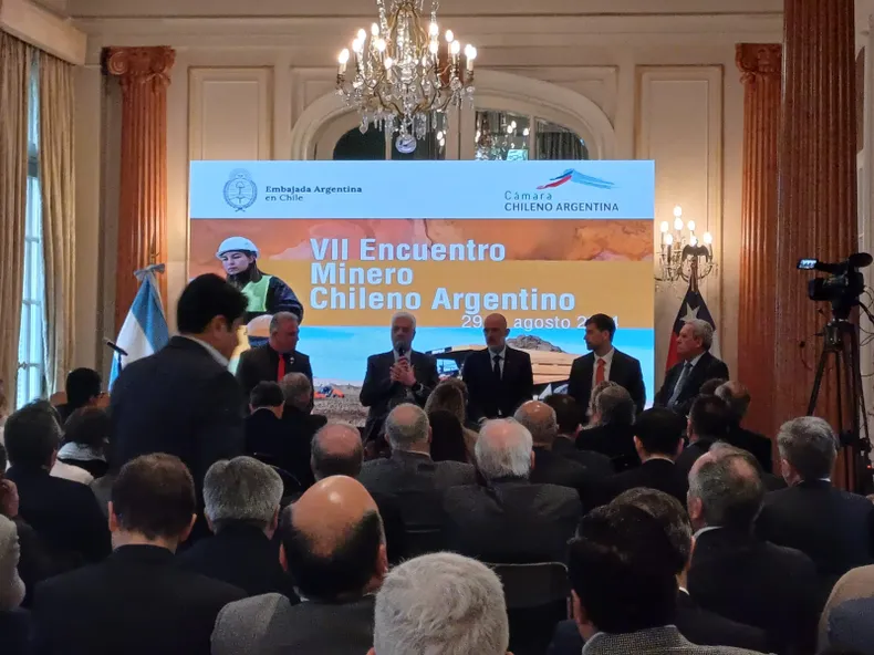 CHILE: Desde adentro, la cumbre de popes mineros en Chile que sirve para catapultar el cobre de San Juan