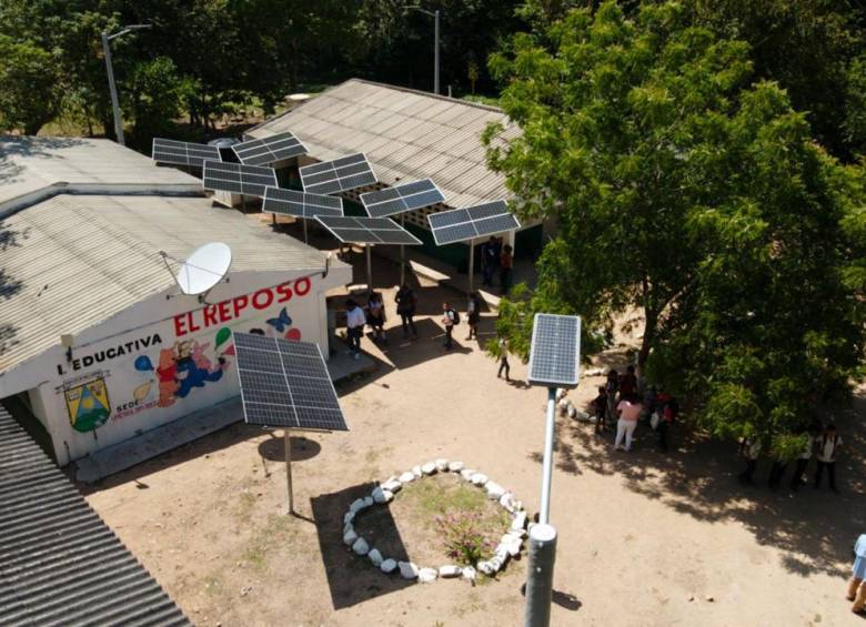 COLOMBIA: Se inauguró el primer proyecto de energía renovable para víctimas del conflicto armado