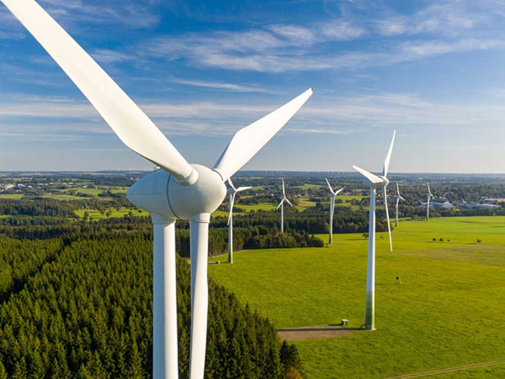 Uzbekistán inaugura el mayor parque eólico de Asia Central