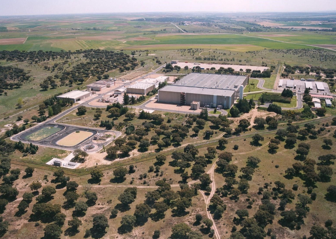 ESPAÑA: El gigante español que alimenta a las centrales nucleares se reinventa antes del apagón total