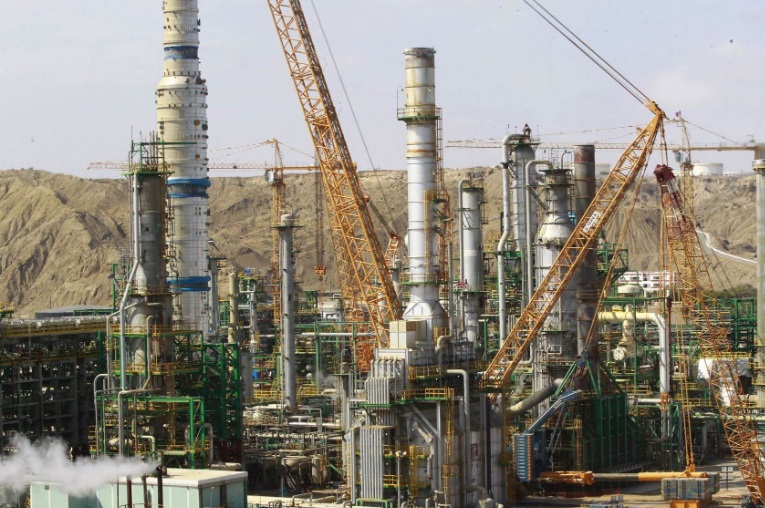 Perú en la Encrucijada Energética: Desafíos en su Transición a las Energías Renovables