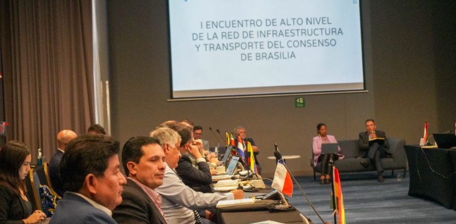 BOLIVIA: Ministro Montaño participa en encuentro internacional sobre redes de integración en infraestructura y transporte