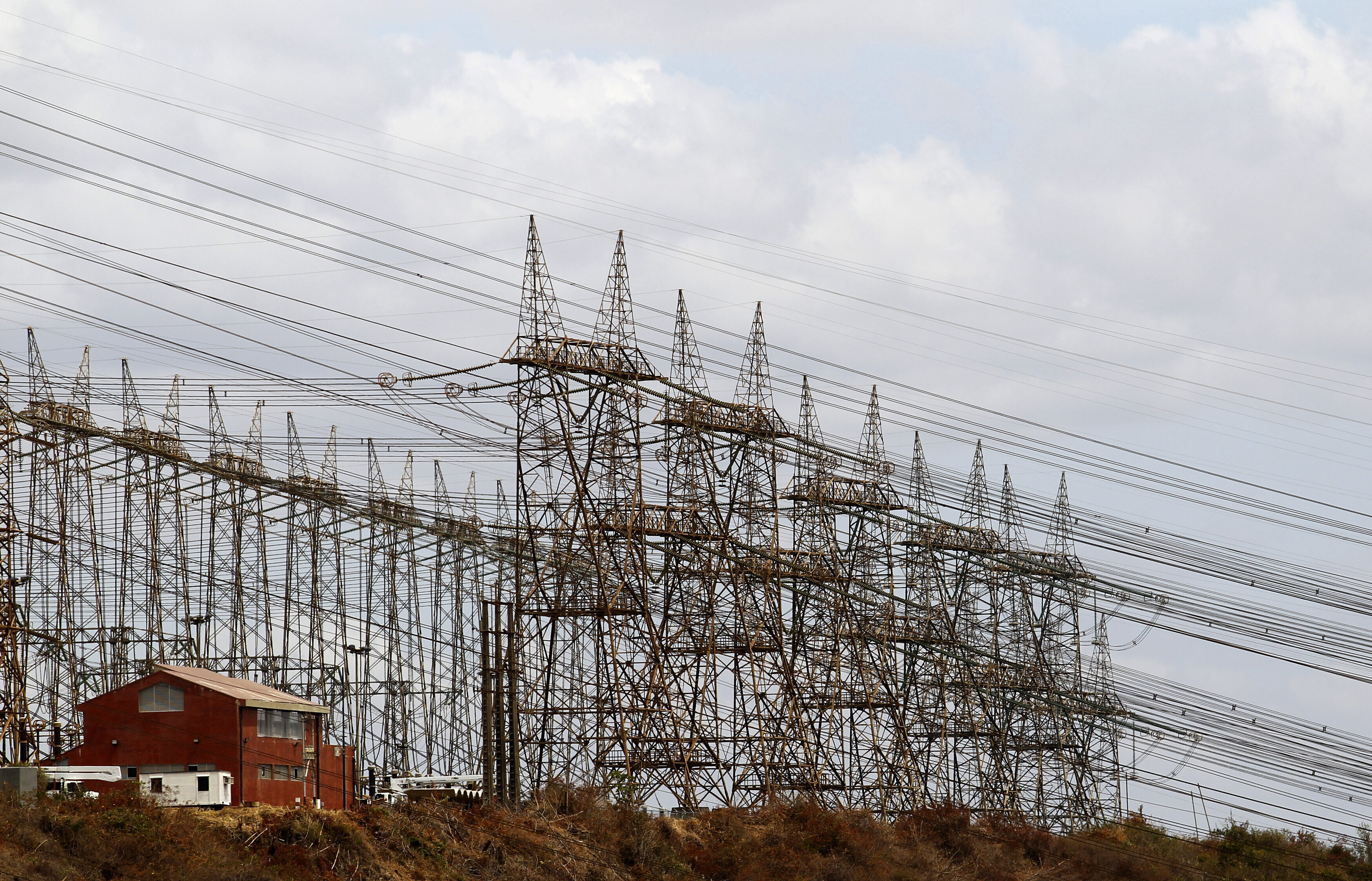 ARGENTINA: Se restableció el servicio eléctrico al 100% de los usuarios afectados