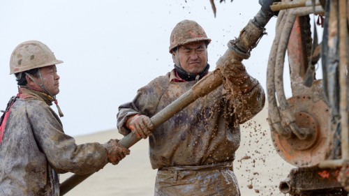 China fortalece su liderazgo energético tras descubrir un gran yacimiento petrolero en el Mar Meridional