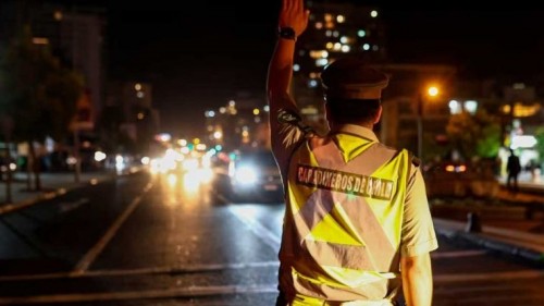 Decretan toque de queda en Chile tras apagón masivo