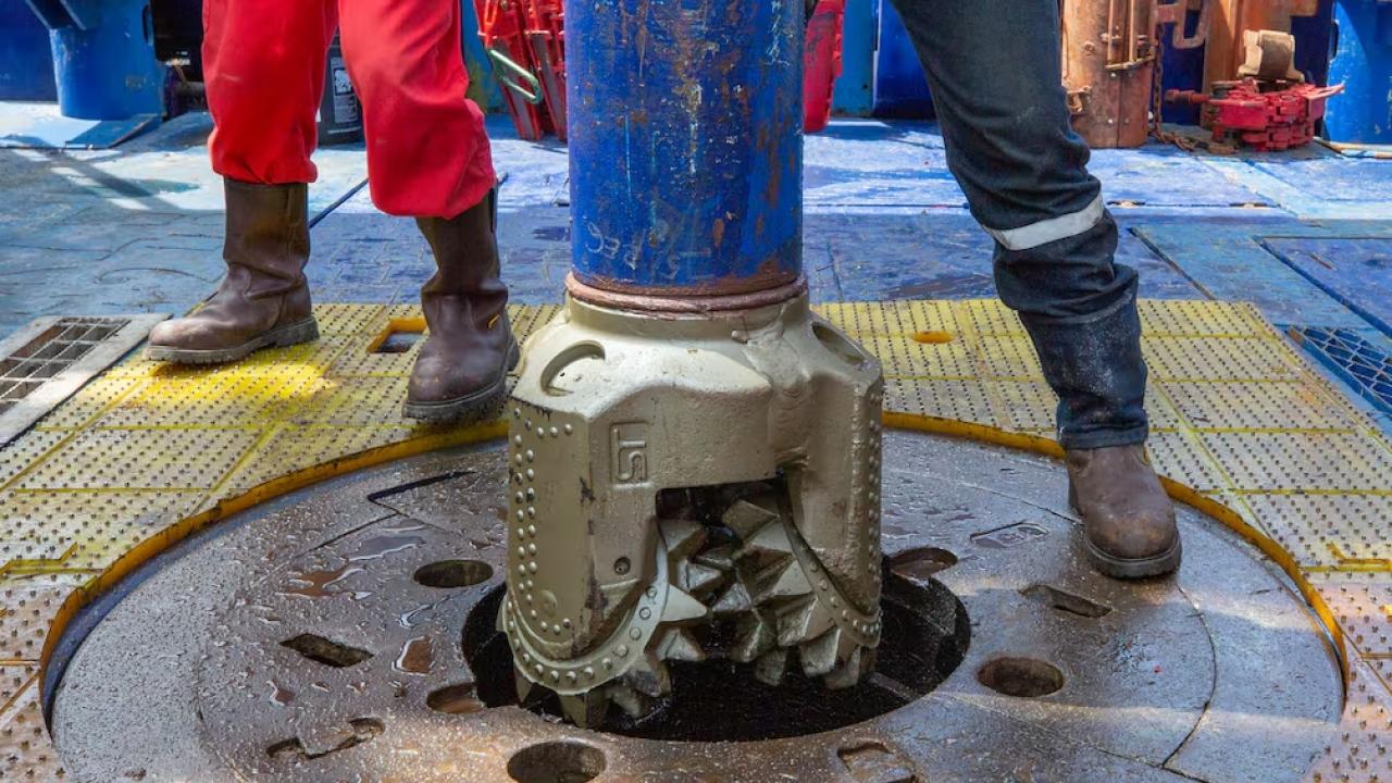 Ecuador afirma que mientras más crudo se extraiga del campo Sacha, el Estado tendrá mayor participación