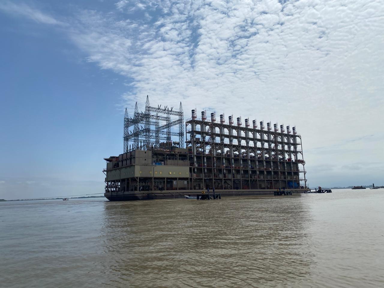 ECUADOR: El Gobierno Nacional firma contratos para generar 120 MW de energía adicional