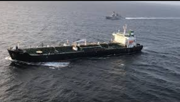 Estados Unidos sanciona a 35 entidades y buques por transporte de petróleo iraní